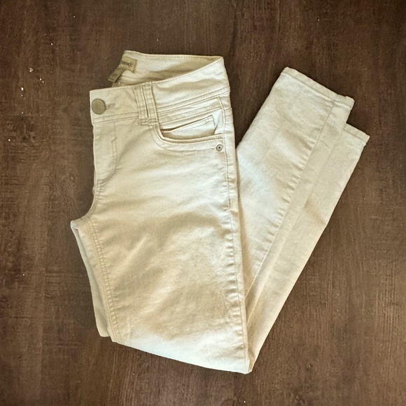 Democracy Pants - Democracy Denim- New without Tags- Womens 2